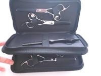 Checkered leather scissor pouch with four lined sleeves